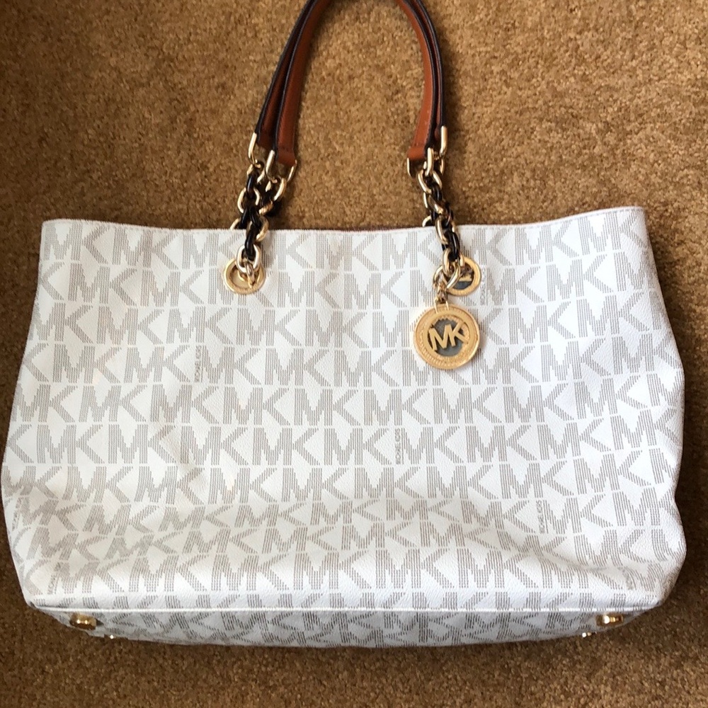 Authentic MK White & Gold Shoulder Bag 👜